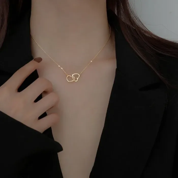 Colar Feminino com Pingente de Corações em Aço Inoxidável - Imagem 3